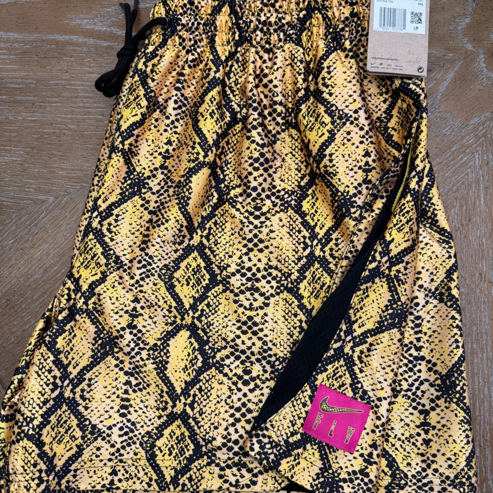 Nike Dri-Fit Rebel Fly Women’s Basketball Shorts NEW w/ Tags